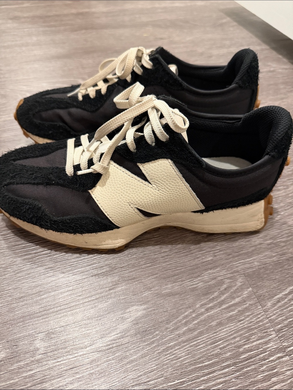 Women’s New Balance 327